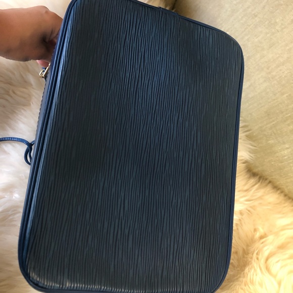 Authentic Louis Vuitton Noe in EPI Blue - Picture 8 of 16